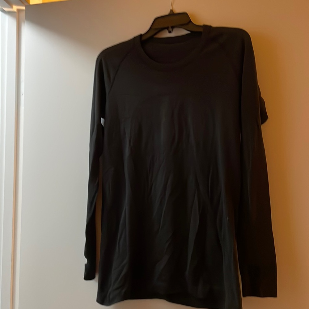 Lululemon black long sleeve swiftly size 12